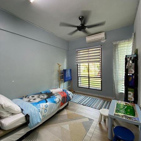 Homestay Hana Senawang Seremban Buitenkant foto