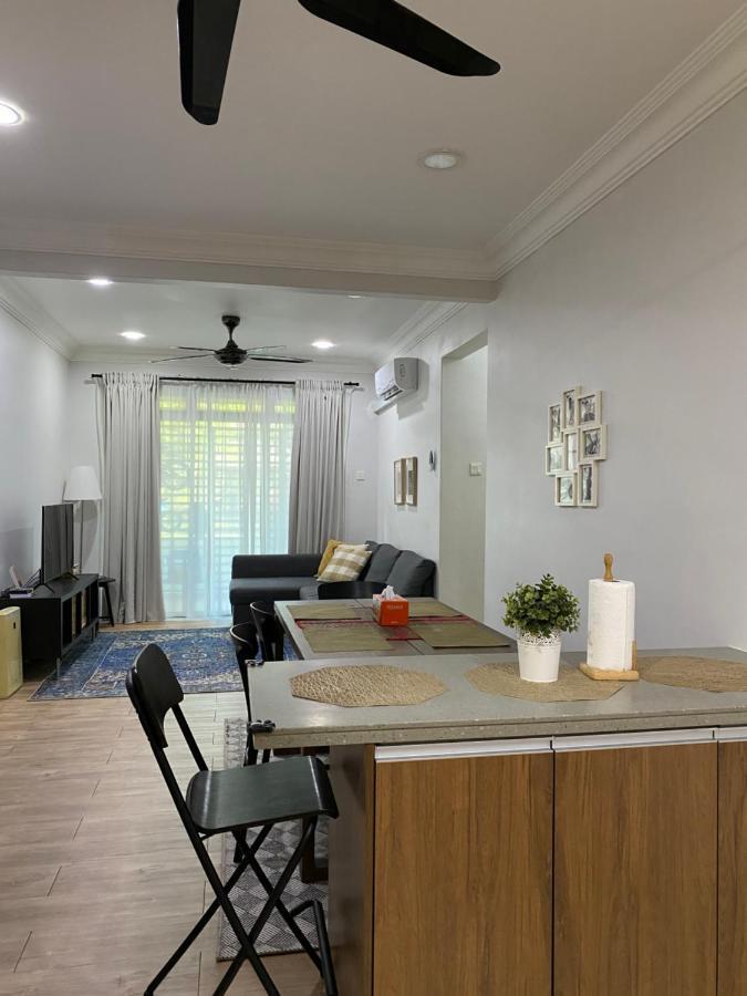 Homestay Hana Senawang Seremban Buitenkant foto