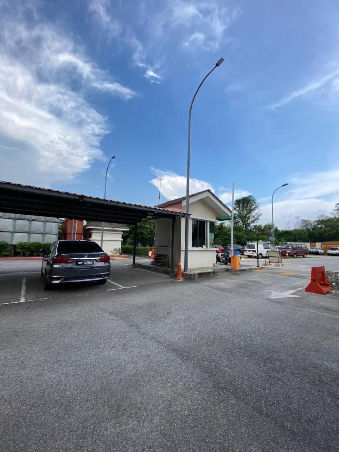 Homestay Hana Senawang Seremban Buitenkant foto